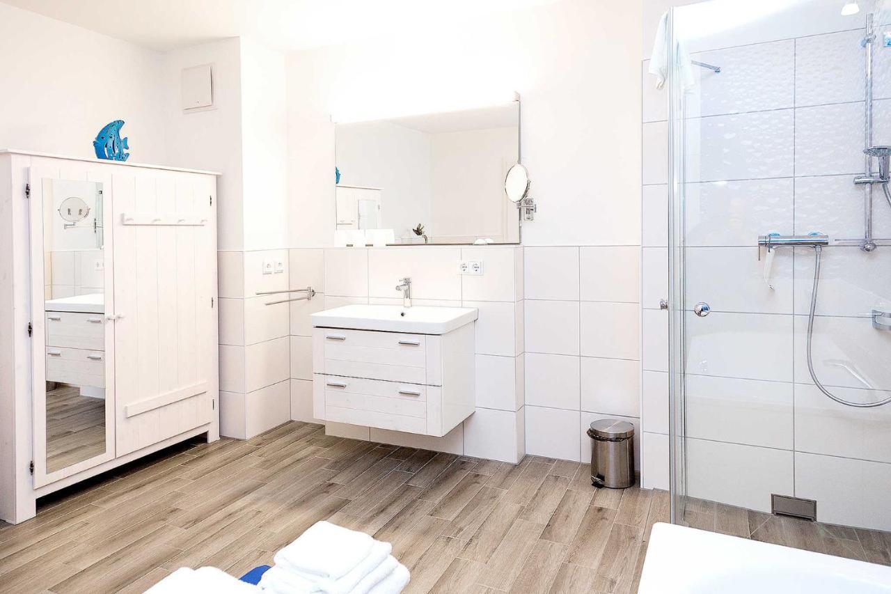 Traumfaengerloge -Hafenresidenz Apartman Waren  Kültér fotó